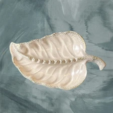 VTG Mid Century Modern Leaf Ashtray Ceramic Pearlized White Gold Trim USA 2220