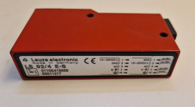 Leuze 92/4 E-S Sensor in gutem und sauberem Zustand