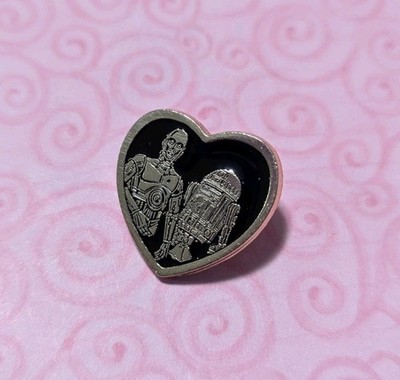 Star Wars R2-D2 C-3PO Heart Shaped Enamel Pin 2011 Sci-Fi Movie 1'' Variety 