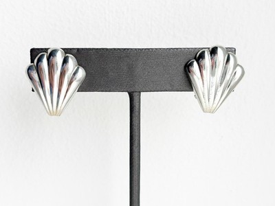 Vintage Peter Brams Designs Sterling Silver Scallop Seashell Pierced Earrings