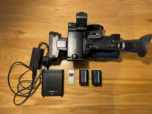 SONY PMW-200 XDCAM HD422 Camera, SxS Card Reader, 2x BP-U30 Batteries, 32GB Card - Picture 13 of 14