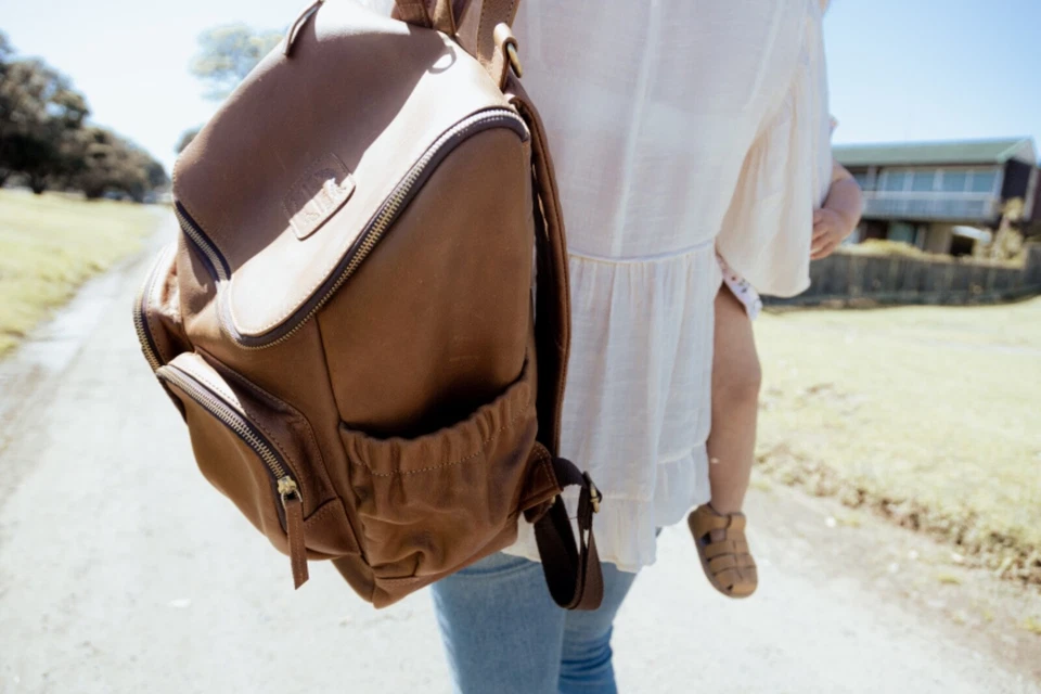 Emilia Day | Bolsa de couro para fraldas - Imagem 2 de 4