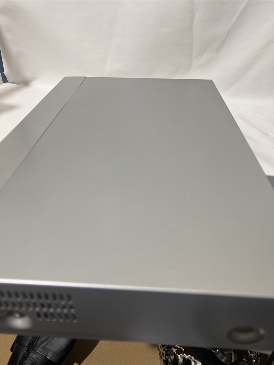 Panasonic DMR-E100H DVD-Recorder / 80GB HDD With Remote Panasonic DMR-E100H DVD-Recorder / 80GB HDD With Remote