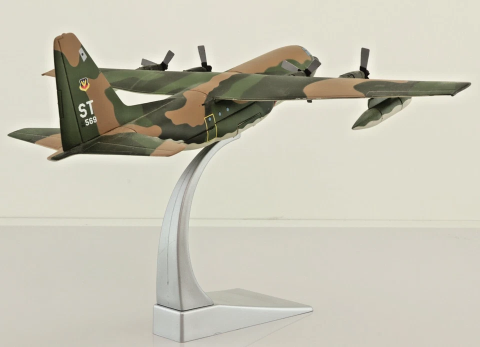 Corgi LOCKHEED C-130A HERCULES, USAF, Vietnam, camo scheme. 48406 . NEW - Image 4 of 4