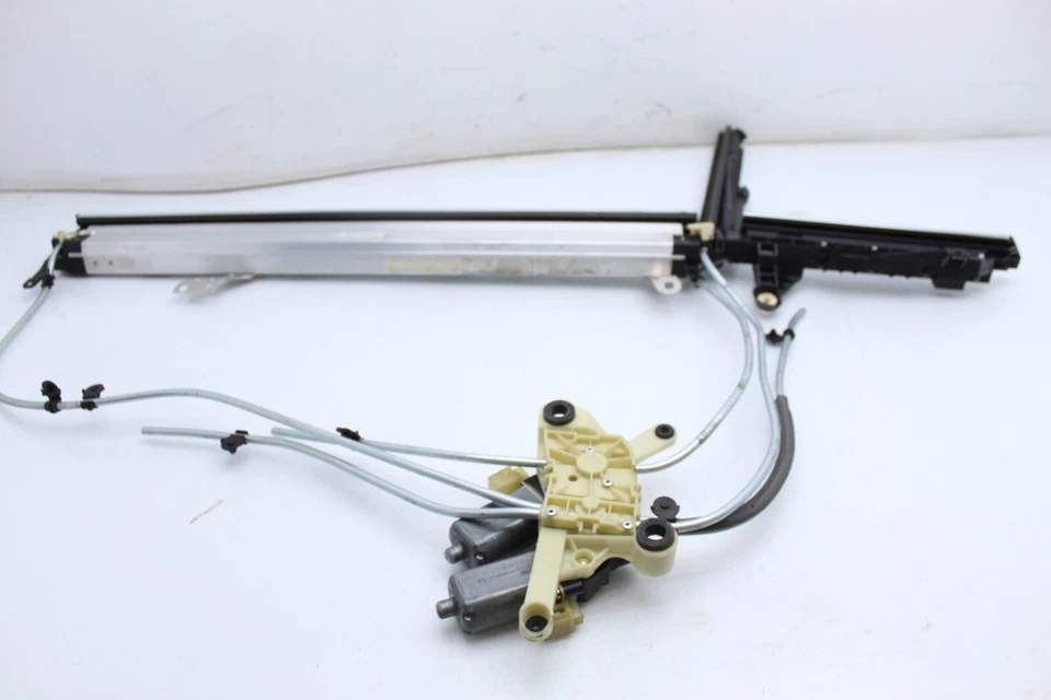 BMW 745i 2002-2005 puerta del conductor trasera izquierda ventana parasol motor U0428 Foto 4 de 4