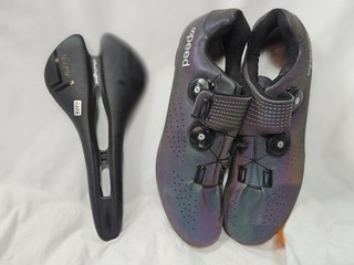 Speed Road Iridescent Men's Cycling Shoes 46 SPD /Look & Balugoe Saddle