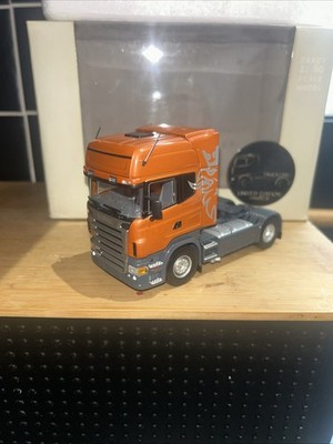 Universal Hobbies Scania R580 Serie Sattelzugmaschine - 1:50 - neuwertig Modellkarton Gebrauchsspuren
