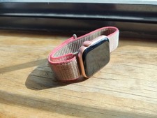 Apple Watch SE 40mm Pink Sport Loop with Case