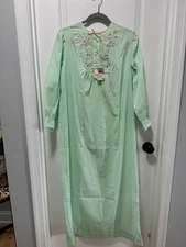 Vintage Barbizon Twinkleaire Embroidered Nightgown NWT size Small Mint Green