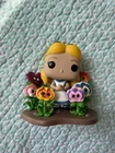 Alice In Wonderland Funko Pop - Alice With Flowers - Disney - Out Of Box