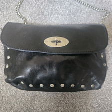 Borsa a tracolla in pelle italiana nera catena pesante borchiata Made in Italy