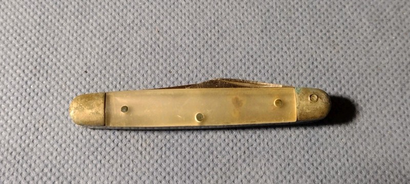 Small Vintage 2 Blade Pocket Knife - Pearl Handles/ Japan