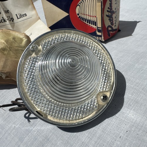 Vintage PATHFINDER 669-BU AUTO LAMP BACKUP LIGHT w/Box *Made in USA 6-Volt - Foto 3 di 9