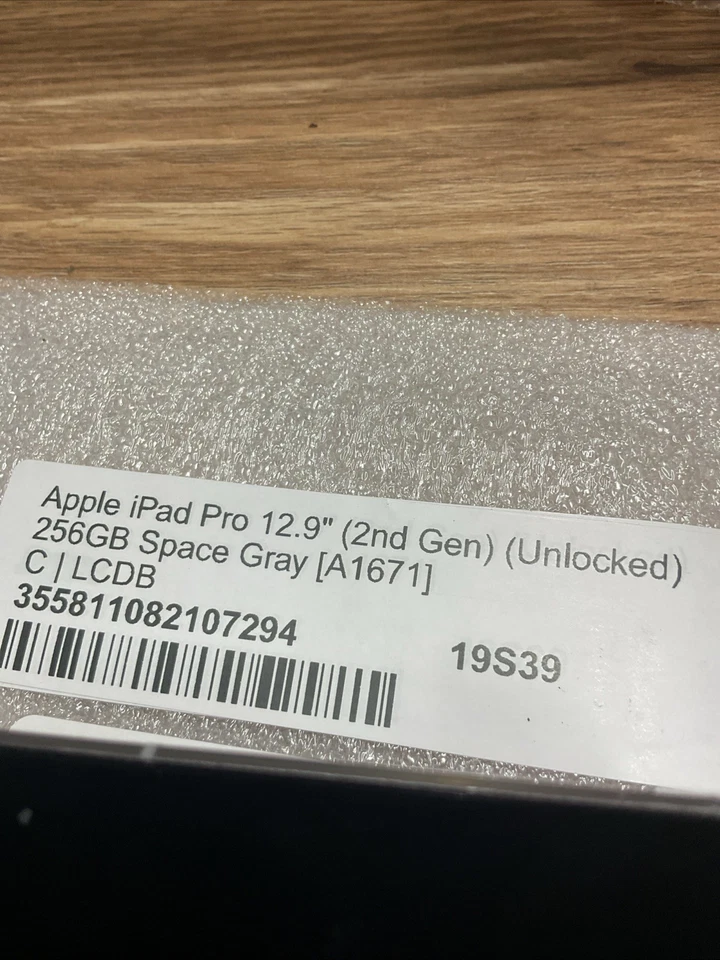 Apple iPad Pro 2nd Gen - A1671 - 256GB WiFi / Cell 12.9" - Space Gray - Good - Image 4 of 4