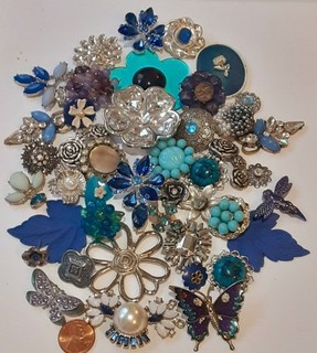 Big Lot Vintage 40 Flower Jewelry Parts Collage Single Earrings Craft Bouquets
