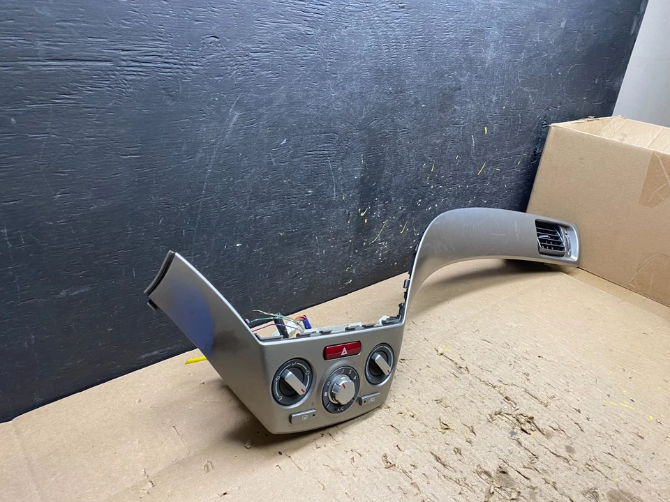 2009 to 2013 Subaru Forester Temperature Control Climate Heat A/C OEM T8602 DG - Image 2 of 4