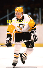 CRAIG SIMPSON Flying UP ICE 35mm COLOR SLIDE Pittsburgh PENGUINS STAR Player