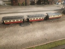 ROCO, THREE PASSENGER WAGONS, SCALE HO