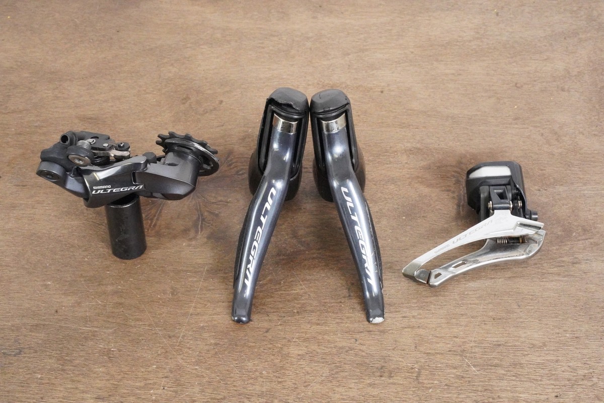 Shimano Ultegra R8050 Di2 11 Speed Electronic Rim Brake Road
