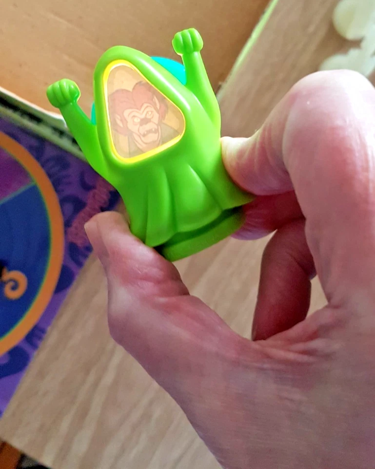 SCOOBY-DOO HIDE & SHRIEK GAME BY PRESSMAN TOYS 2003. GOOD WORKING CONDITION - Image 4 of 4