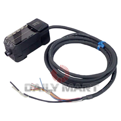New In Box OMRON ZX2-LDA11 Laser Displacement Sensor