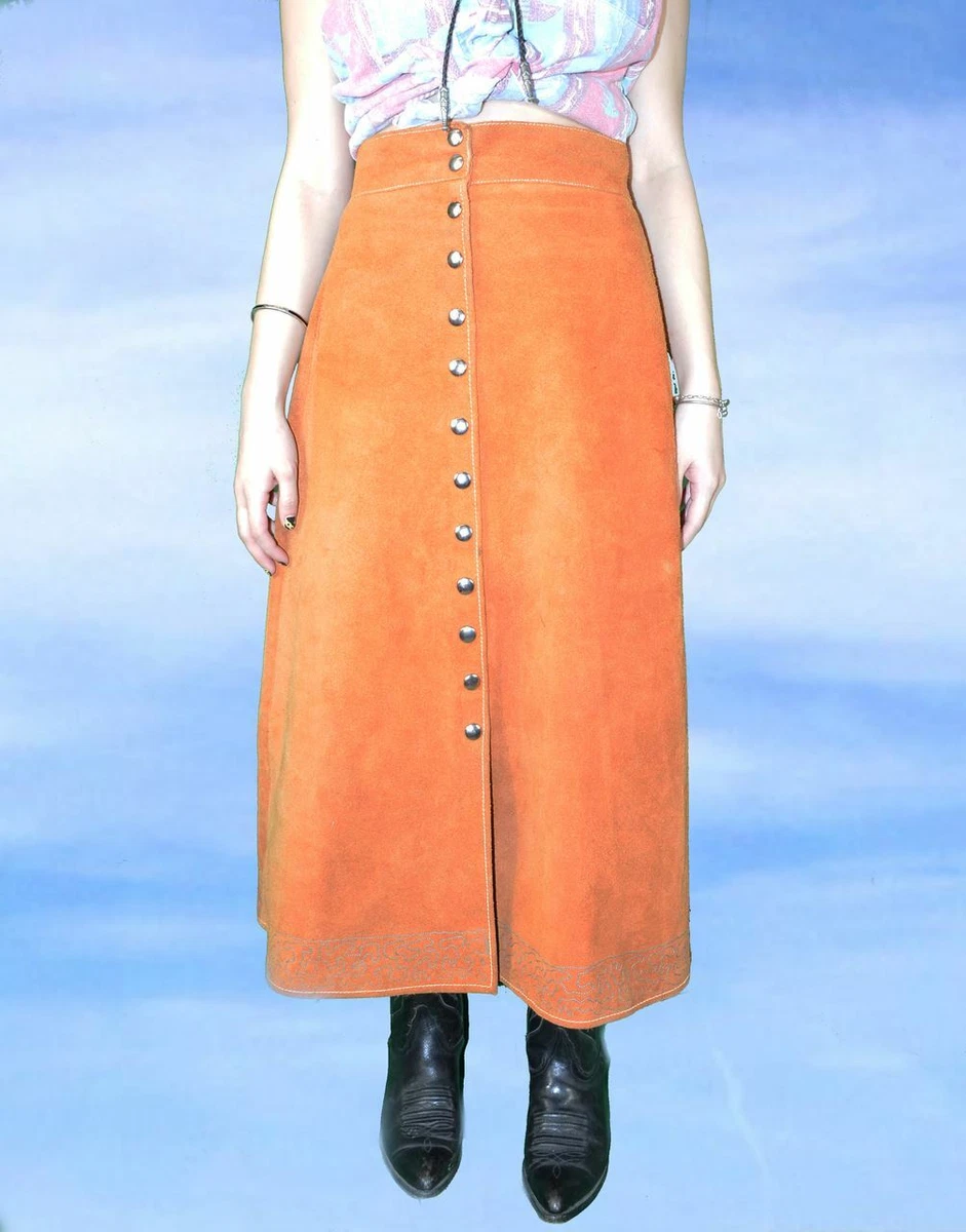 Button top skirt suede