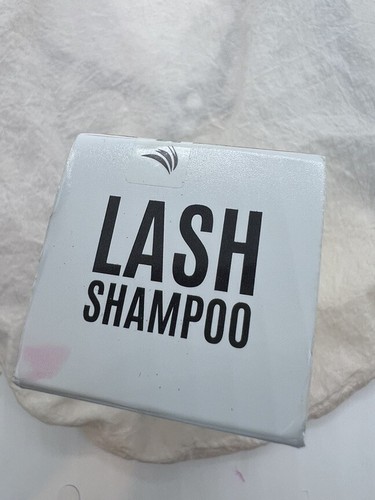 STACY LASH Eyelash Extension Shampoo with Brush 1.69 fl.oz/ 50ml NIB Exp 2026 - Picture 2 of 6