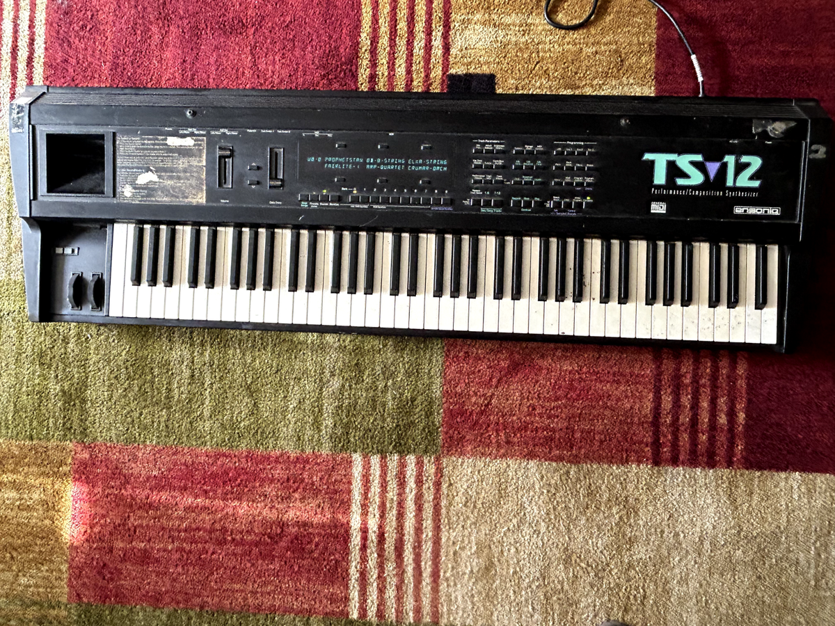Ensoniq TS 12 Synthesizer Keyboard Synth 76 Key Workstation Ensoniq TS 12 Synthesizer Keyboard Synth 76 Key Workstation