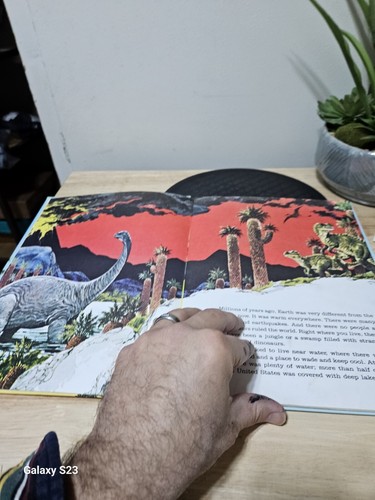 1974 Merrigold Press Dinosaurs Giants Of The Past by Eileen Daly Hardcover Book - 第 9/14 張圖片