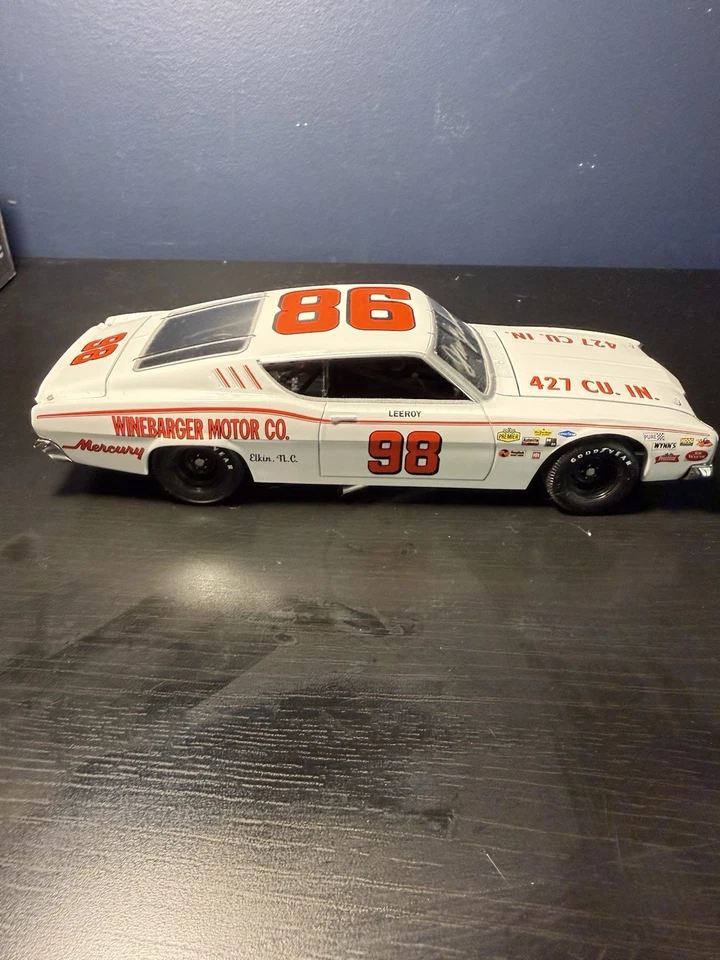 LEEROY YARBROUGH 1969 MERCURY CYCLONE #98 UNIVERSITY OF RACING SIGNED 1/24 - Image 4 of 4