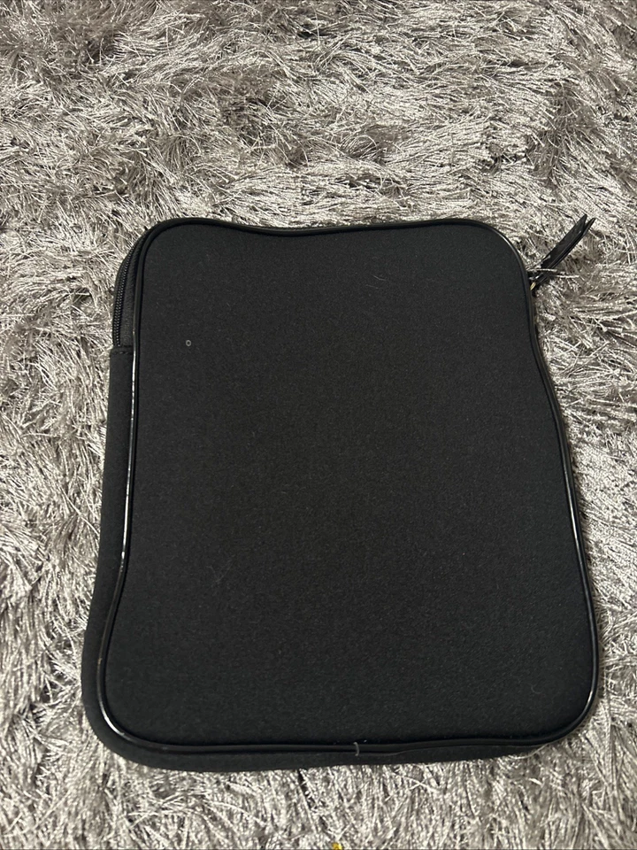 Tahari Designer Vertical Tablet Carrying Case Bag Pouch W Gold Studs 8"x10"x1" - Image 2 of 3