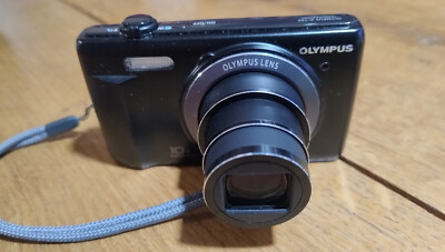 Appareil photo numérique vintage : rare et bel OLYMPUS D-750, 16Mp - Japon 2012