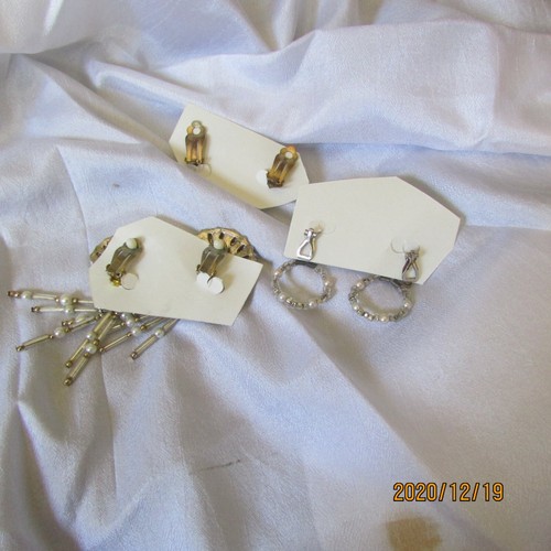 earrings 3 pr clip-on gold & silver colors w/white pearls (jewel EE) - Picture 4 of 4