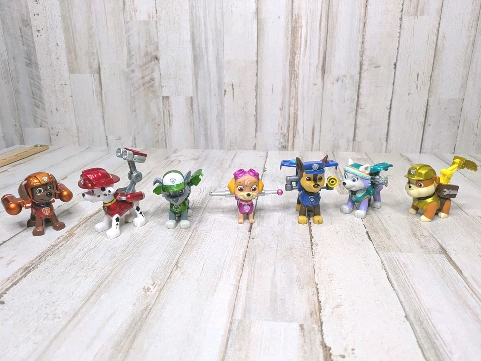 Paw Patrol Action Metallic Pack Figures Rocky Skye Marshall Rubble Zuma Everest - Image 4 of 4