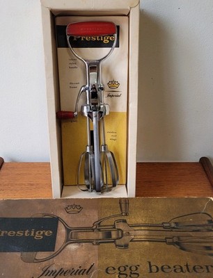 Vintage Retro Prestige Imperial Eierschläger Handkurbel Schneebesen Küchenmaschine 60er rot 