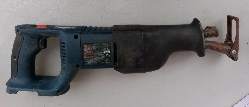 21JJ76 BOSCH 1645 RECIPROCATING SAW, 24V, BARE TOOL, TESTS GOOD, GOOD CONDITION - Image 2 of 4