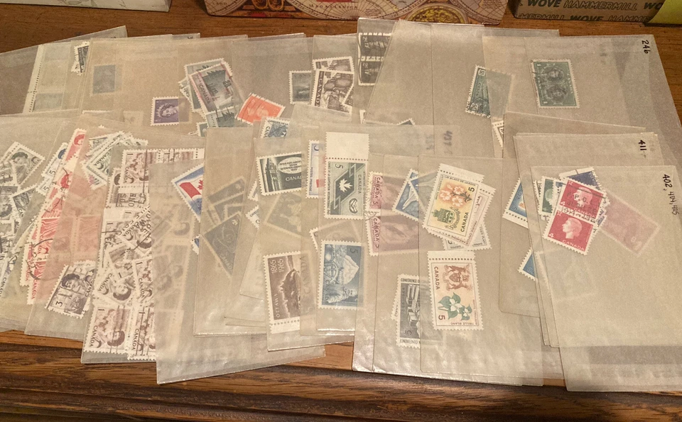 Canada Stamp Lot in 120+ (Mostly) Numbered Glassines 246-954 Used & Unused - Image 2 of 4