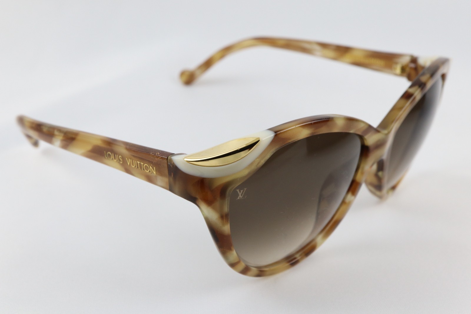 LOUIS VUITTON Z0747E Cat Eye Sunglasses Tortoise Made in Italy with Case thumbnail 3
