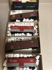 Vintage ATHEARN Blue Box Lot Of 5-Pacemaker Ho Boxcars- Car Carrier-Trains!