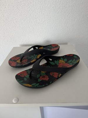 Crocs Kadee II Flip-Flops   Schwarz mit Blumenmuster   Gr. 36/37 (W6)   NEU