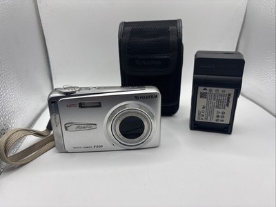 Fujifilm FinePix F Series F650 6.0MP Digital Camera - Silver for