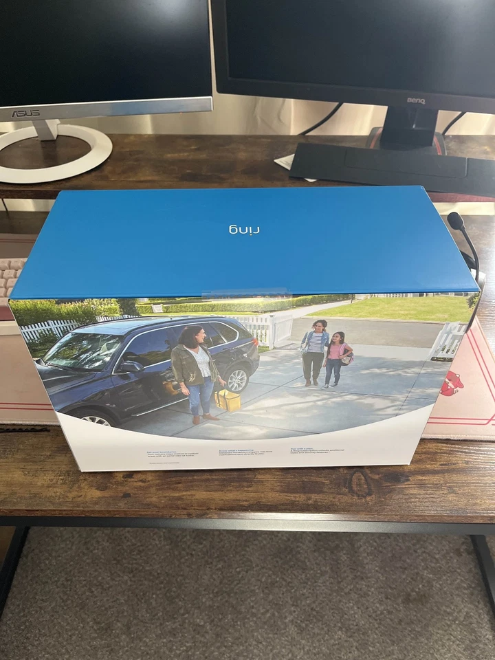 Ring Floodlight Cam Wired Pro (New Model) Motion-Activated Camera 1080p White - Image 2 of 3