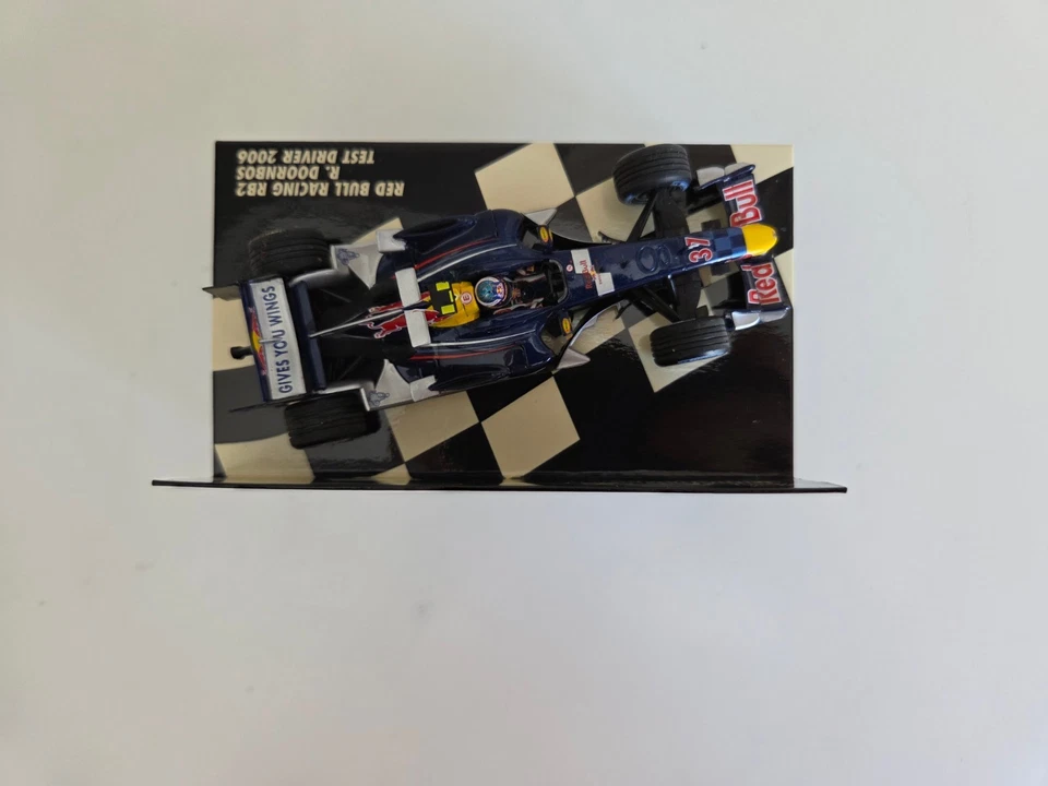 Minichamps 1/43 Red Bull Racing RB2 R. Doornbos - Test Driver 2006 - 400060037 - Immagine 3 di 4