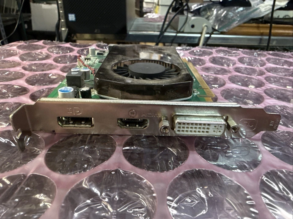 HP 594378-001 Radeon HD5570 2GB DVI HDMI DP PCI-E x16 Video Graphics Card - Image 2 of 4