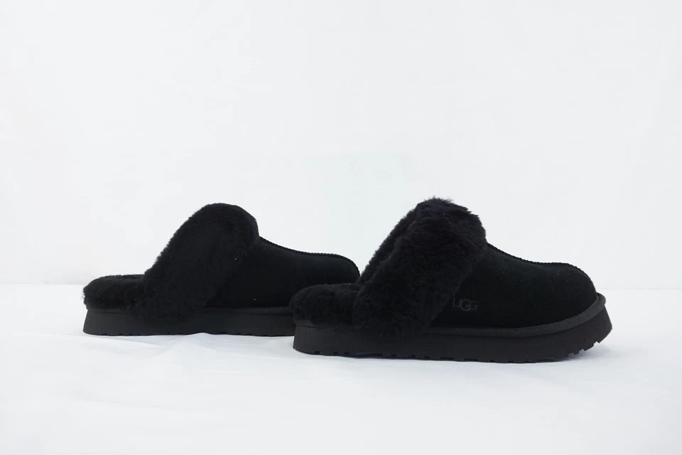 Zapatilla UGG Disquette Doble Costura Gamuza y Piel en Negro para Niños Talla US 6 (1171199K) Foto 2 de 4