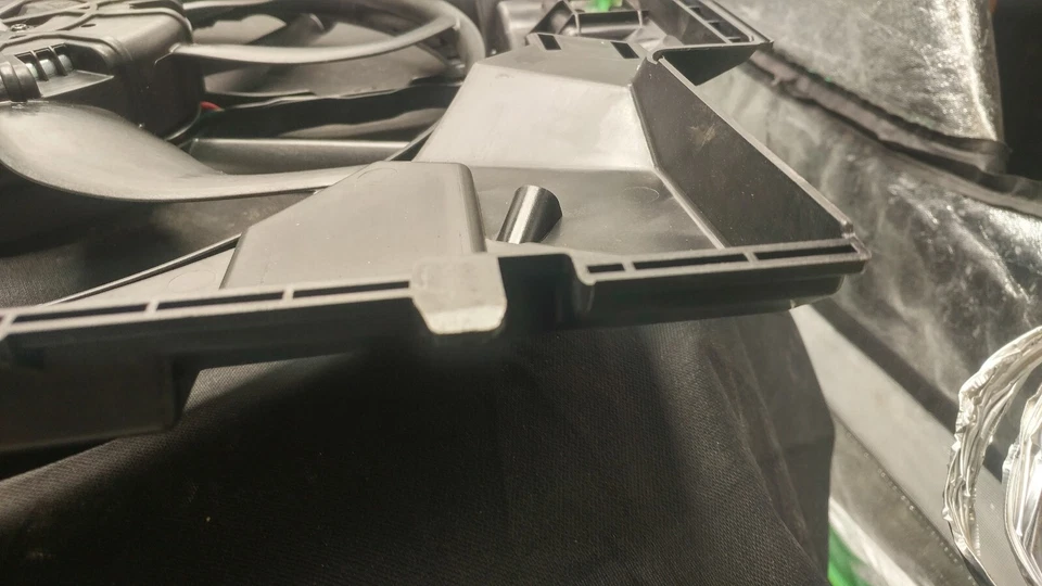 TYC 623430 BMW Replacement Cooling Fan Assembly Black - Image 4 of 4