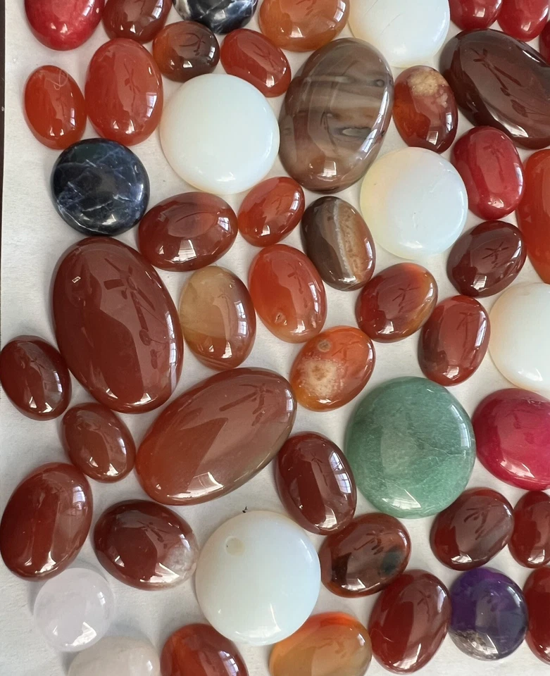 Lote de 100 piezas 1485 cts cornalina, rubí, calcedonia, cuarzo, sodalita etc cabujón Foto 4 de 4
