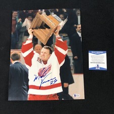 Mike Vernon Signed Red Wings 1997 Conn Smythe McCarthy 11x14 Photo Beckett COA