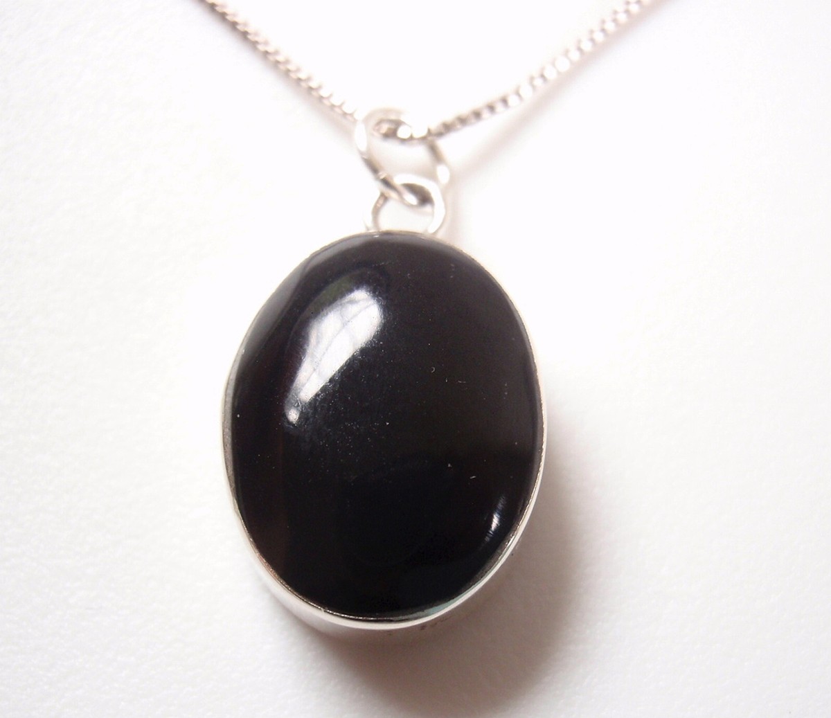 Reversible Mother of Pearl and Simulated Black Onyx 925