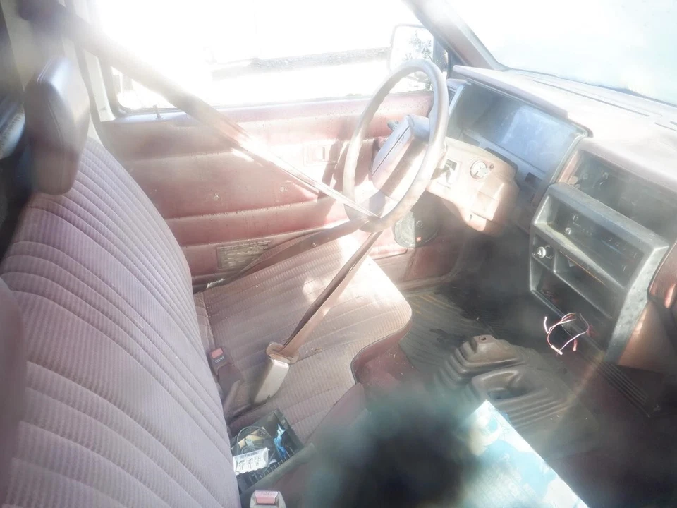 Conjunto de luz de estacionamiento/señal de giro usado se adapta a: Nissan PICKUP 1993 lámpara de estacionamiento-tur Foto 3 de 4